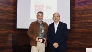 Con Diego Naranjo, director del núcleo de Loja, de la CCE.