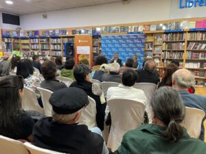 Presentación de Manvscrito de vna corónica inconclvsa en Librería Española, en el CCI, en Quito, el 17 de julio de 2025.