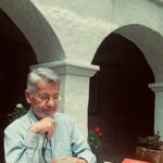 Lectura de poemas de Raúl Vallejo, en el Museo Casa del Alabado, en Quito, el jueves 27 de noviembre de 2025, durante el XVII Encuentro Internacional de Poetas Paralelo Cero.